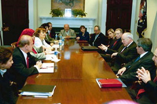 A photograph of V.P. Cheney meeting with Iraqi Americans and Iraqi Expatriates.